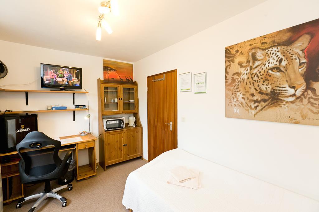 Bed And Breakfast Zeevat Munich Room photo