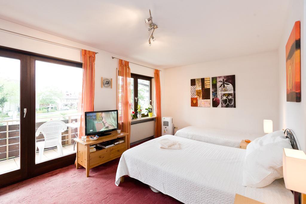 Bed And Breakfast Zeevat Munich Room photo